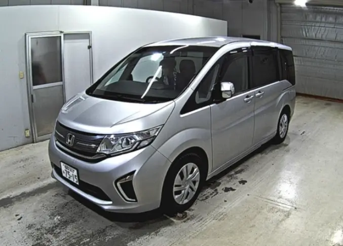 2018 Honda Step Wagon — Front exterior
