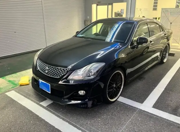 2008 Toyota Crown — Front exterior