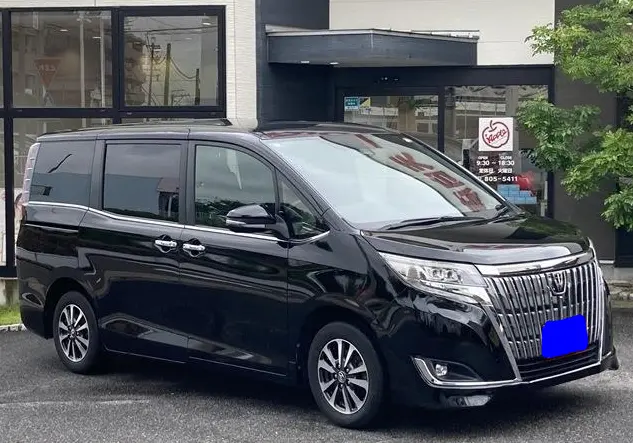 2018 Toyota Esquire — Front exterior