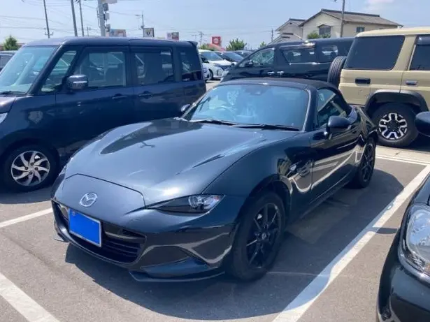 2020 Mazda Roadster — Front exterior