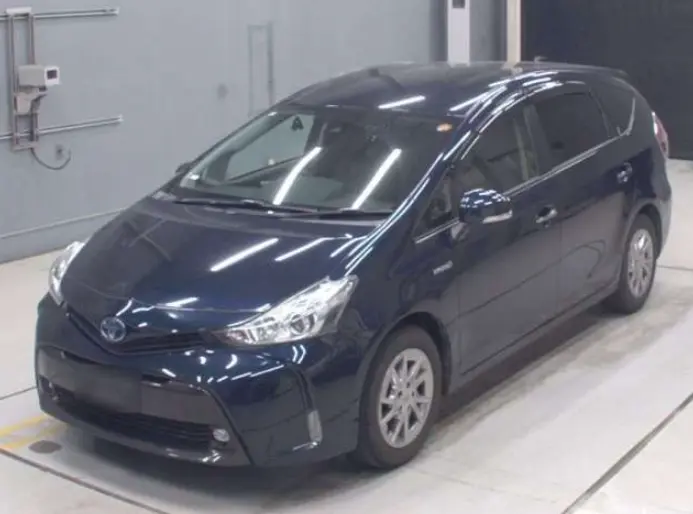2019 Toyota Prius Alpha — Front exterior