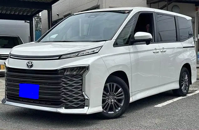 2023 Toyota Voxy — Front exterior