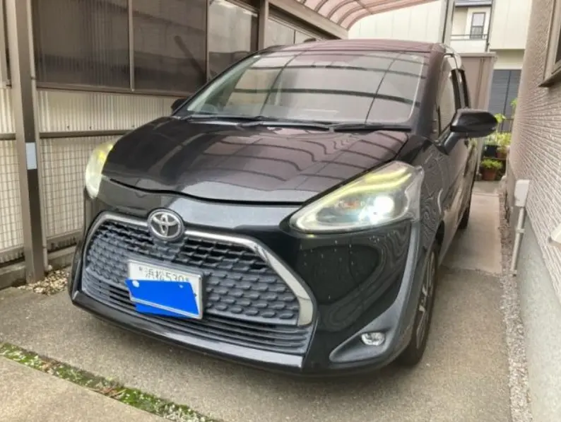 2019 Toyota Sienta — Front exterior