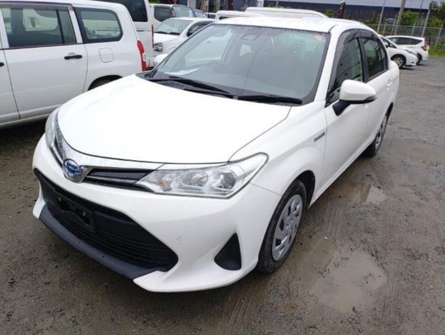 2020 Toyota Corolla Axio — Front exterior