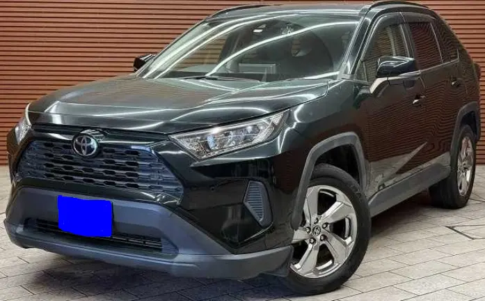 2021 Toyota RAV4 — Front exterior