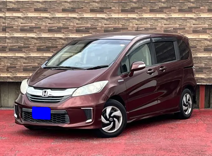 2015 Honda Freed — Front exterior