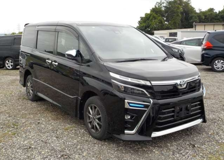 2021 Toyota Voxy — Front exterior
