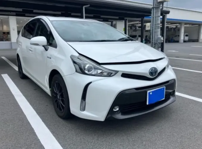 2018 Toyota Prius Alpha — Front exterior