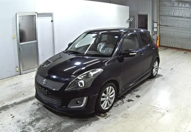 2015 Suzuki Swift — Front exterior