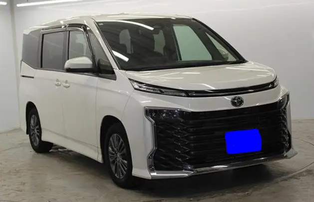 2022 Toyota Voxy — Front exterior