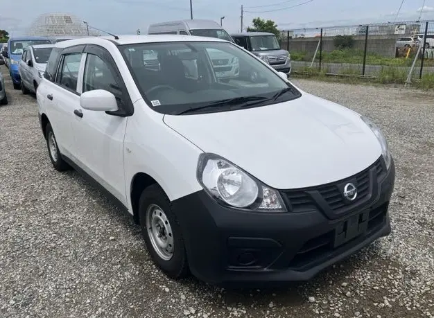 2020 Nissan AD — Front exterior