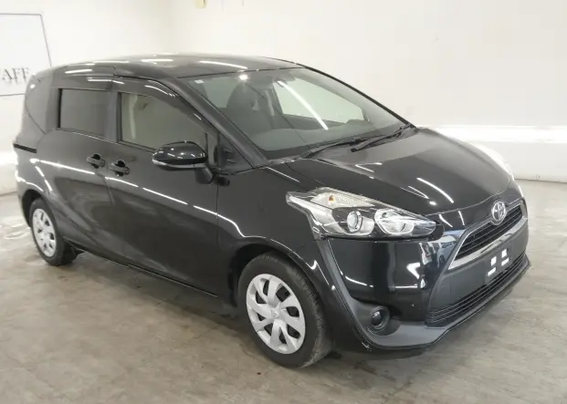 2018 Toyota Sienta — Front exterior