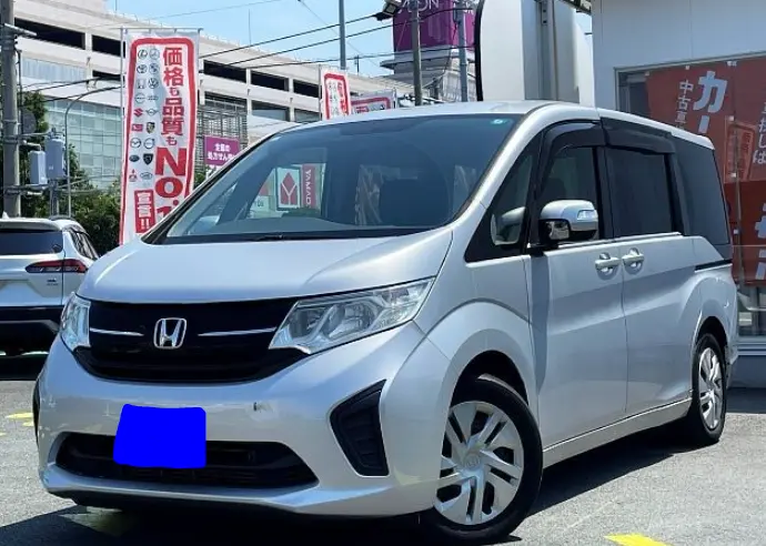 2015 Honda Step Wagon — Front exterior
