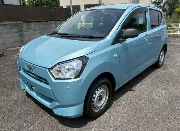 2019 Daihatsu Mira e:S — Front exterior