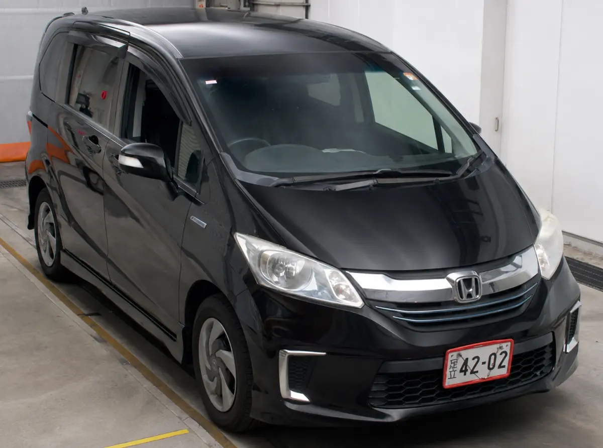 2015 Honda Freed — Front exterior