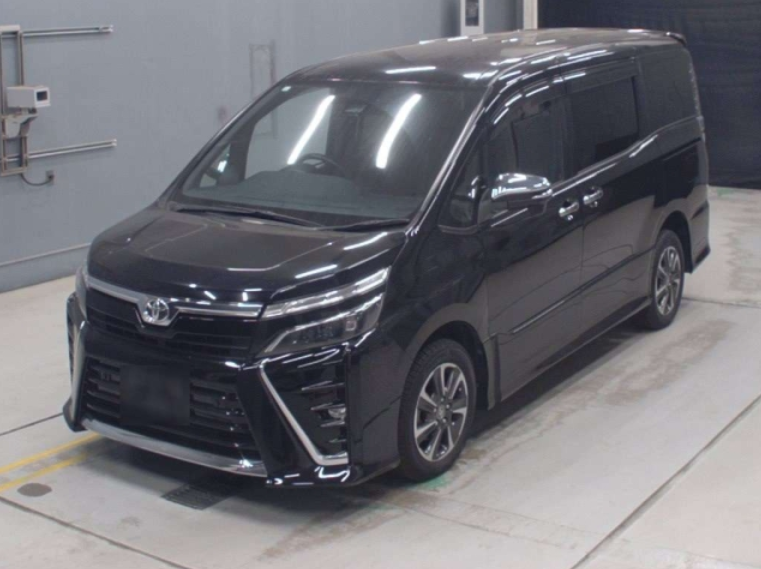 2021 Toyota Voxy — Front exterior
