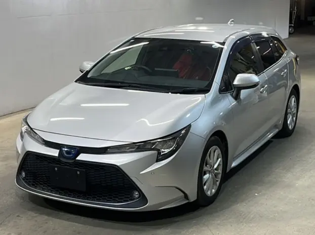 2021 Toyota Corolla Touring — Front exterior