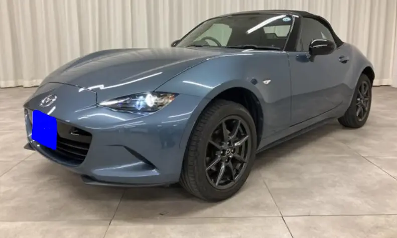 2017 Mazda Roadster — Front exterior