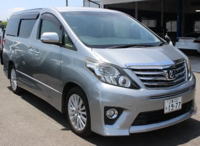 2014 Toyota Alphard — Front exterior