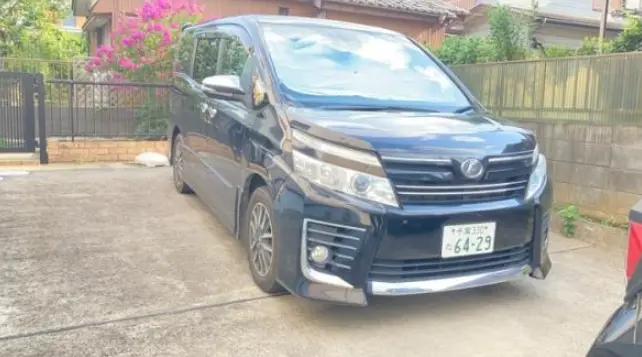 2016 Toyota Voxy — Front exterior