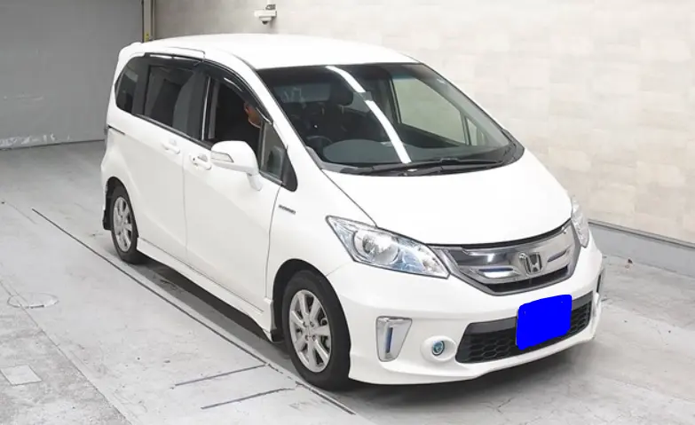 2015 Honda Freed — Front exterior