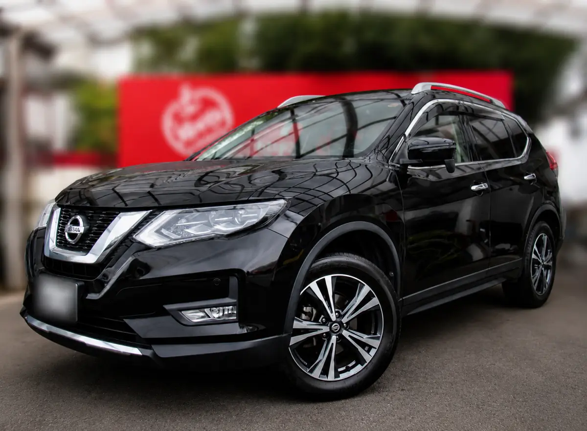 2017 Nissan X-Trail — Front exterior