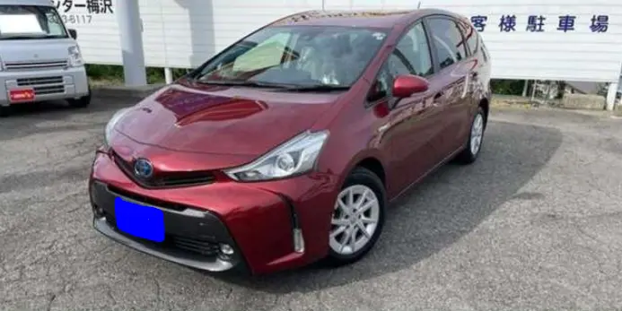 2018 Toyota Prius Alpha — Front exterior