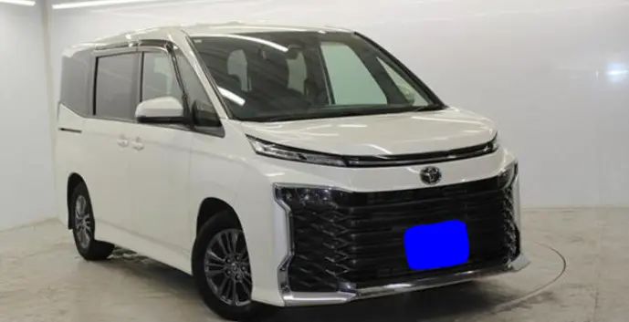 2022 Toyota Voxy — Front exterior