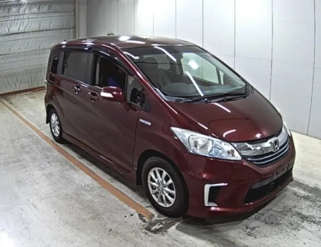 2015 Honda Freed — Front exterior