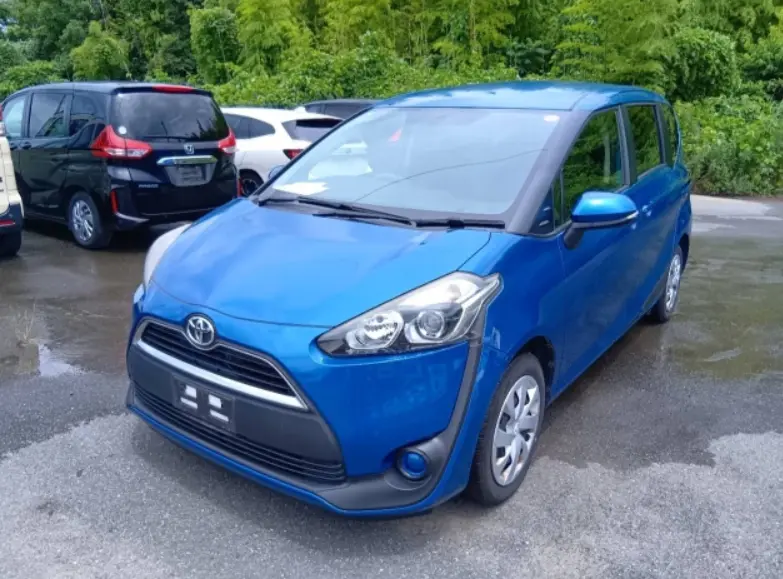 2018 Toyota Sienta — Front exterior