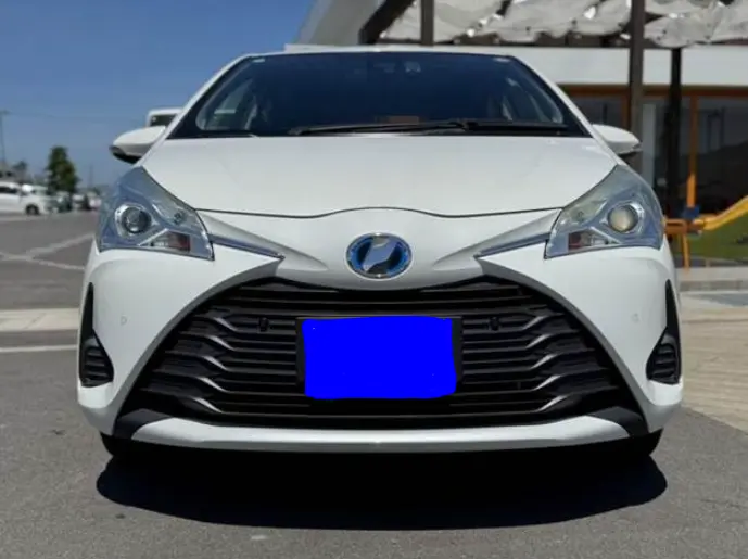 2018 Toyota Vitz — Front exterior