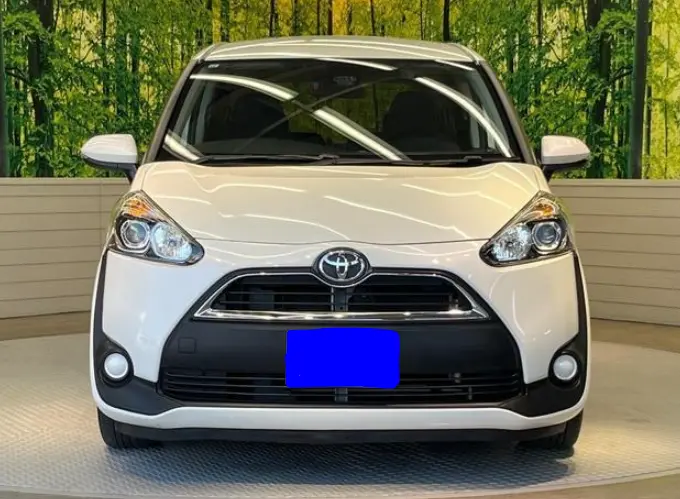 2018 Toyota Sienta — Front exterior