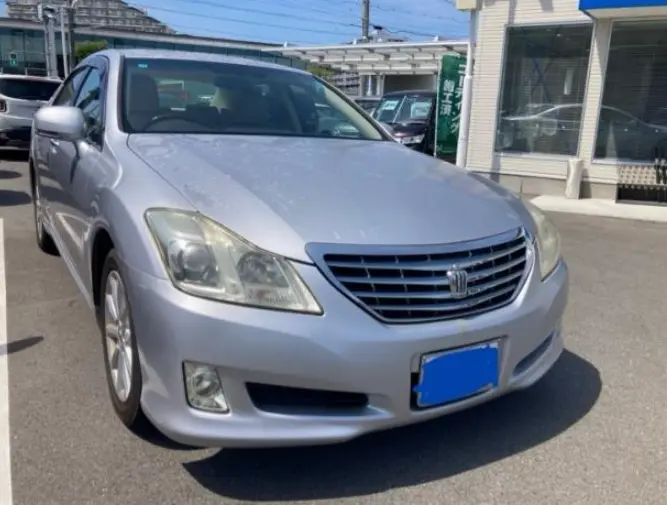 2009 Toyota Crown — Front exterior