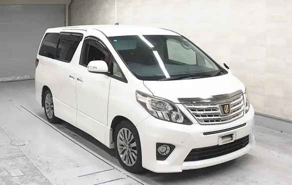 2014 Toyota Alphard — Front exterior