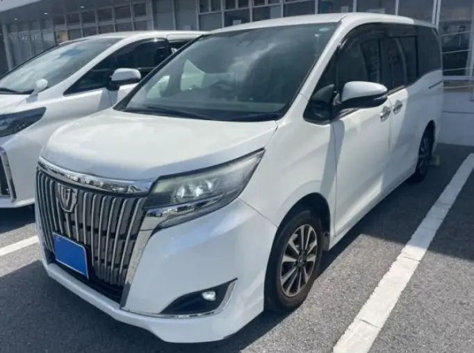 2018 Toyota Esquire — Front exterior