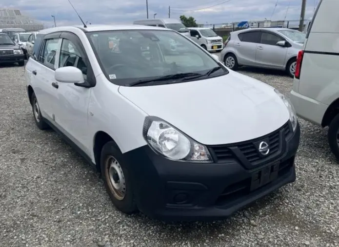 2020 Nissan AD — Front exterior
