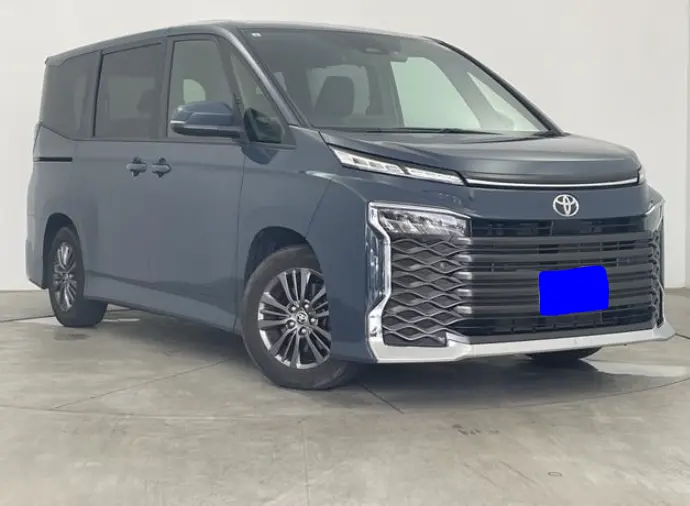 2023 Toyota Voxy — Front exterior