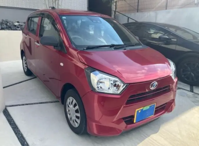 2019 Daihatsu Mira e:S — Front exterior