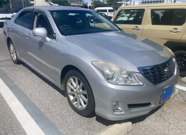 2008 Toyota Crown — Front exterior