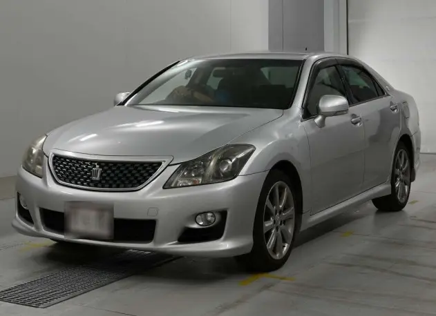 2009 Toyota Crown — Front exterior