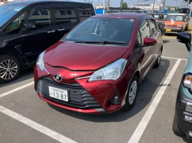 2018 Toyota Vitz — Front exterior