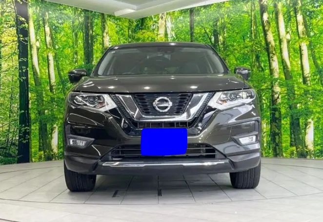 2017 Nissan X-Trail — Front exterior