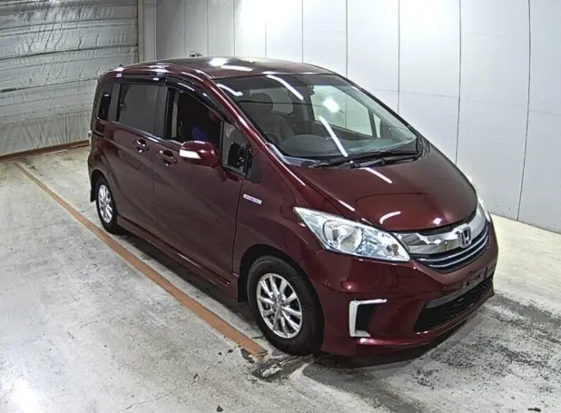 2015 Honda Freed — Front exterior