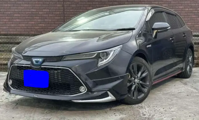 2020 Toyota Corolla Touring — Front exterior